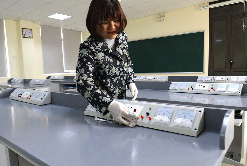 Hà Nội, Đà Nẵng: Vệ sinh, khử khuẩn trường học sẵn sàng đón học sinh trở lại trường ảnh 12