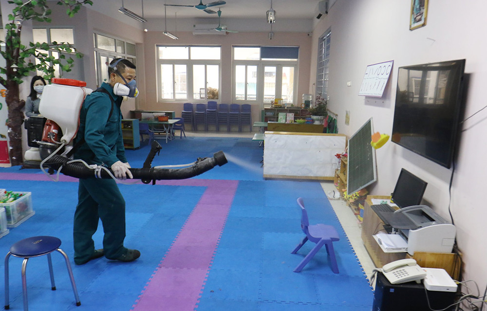 Hà Nội, Đà Nẵng: Vệ sinh, khử khuẩn trường học sẵn sàng đón học sinh trở lại trường ảnh 15