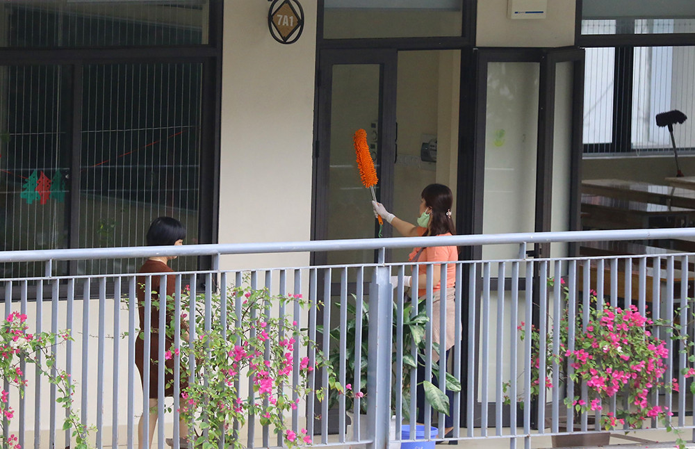 Hà Nội, Đà Nẵng: Vệ sinh, khử khuẩn trường học sẵn sàng đón học sinh trở lại trường ảnh 11