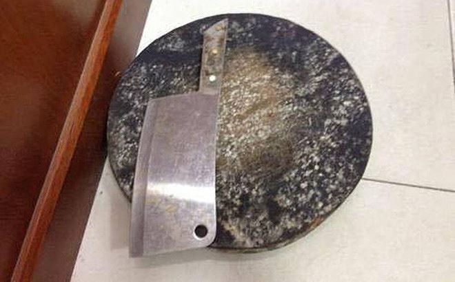 Cư dân chung cư Hà Nội hoảng hồn vì điếu cày rơi từ tầng cao ảnh 4