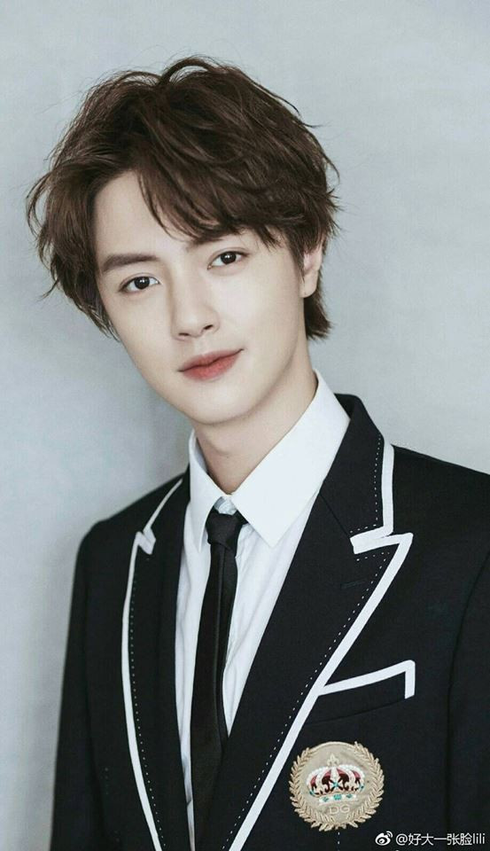 “Băng thần” Quan Hồng (Thiếu Nữ Mang Khôi Giáp) học bá soái ca không kém Trương Tân Thành ảnh 15