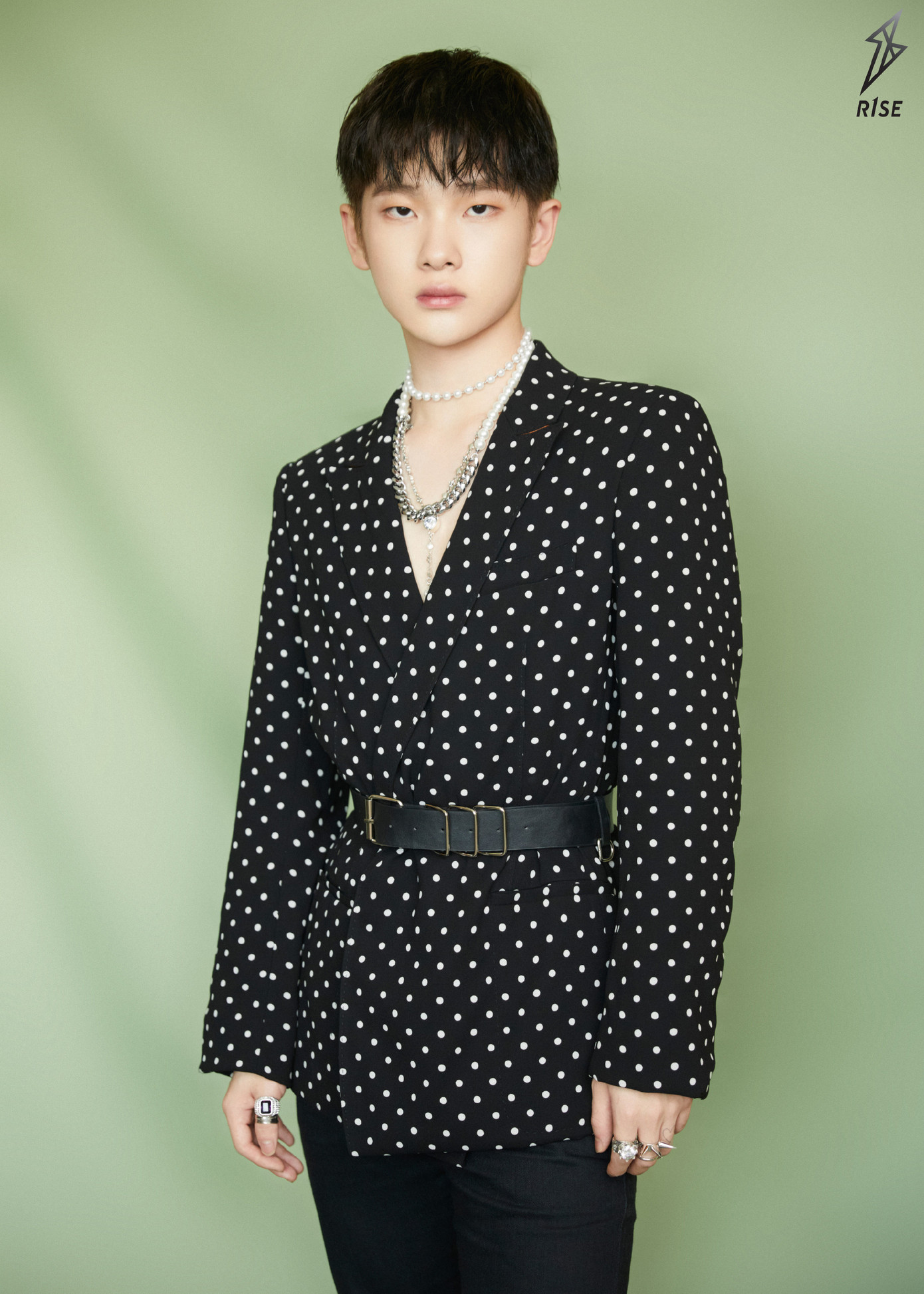 Gia đình bị "đóng băng" tài sản, sự nghiệp của Châu Chấn Nam (R1SE) rồi sẽ ra sao? ảnh 2