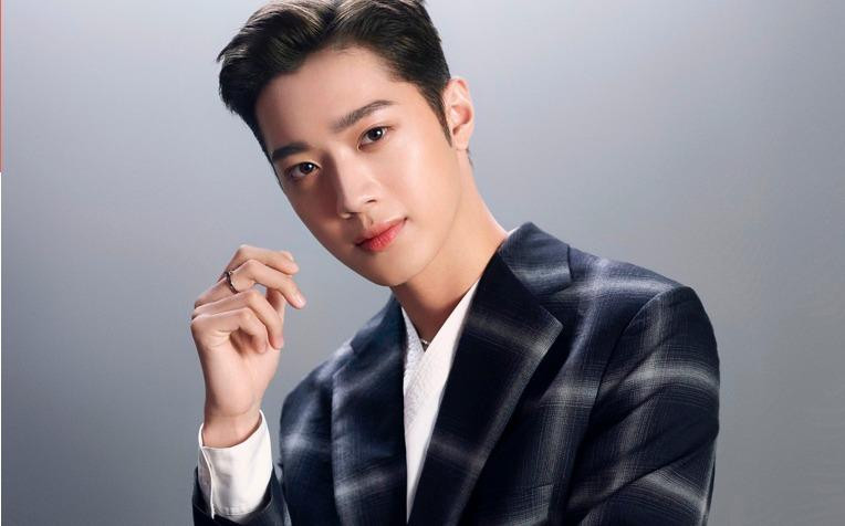 Lại Quán Lâm lộ chuyện sống chung với bạn gái hơn 8 tuổi, không tôn trọng tình cảm của fan ảnh 5