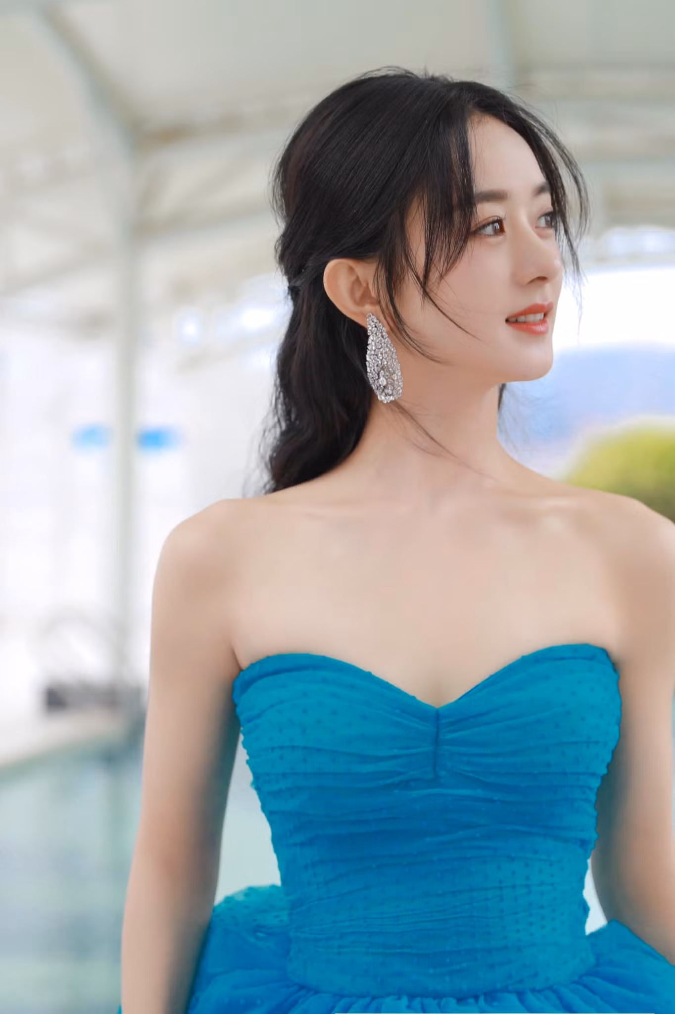 Triệu Lệ Dĩnh và Vương Nhất Bác ngồi kế nhau ở Kim Ưng, dân mạng réo “Chiếu phim lẹ đi!” ảnh 4