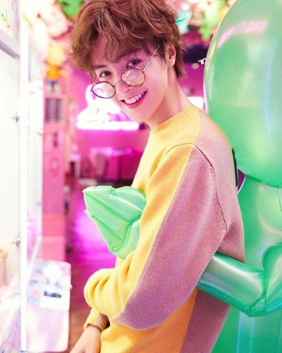 “Băng thần” Quan Hồng (Thiếu Nữ Mang Khôi Giáp) học bá soái ca không kém Trương Tân Thành ảnh 13