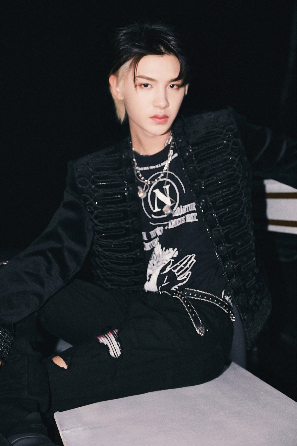 2020 - “năm hạn” của các boy group C-Pop, cựu thành viên Hoàng Minh Hạo cũng “dính đạn“? ảnh 4