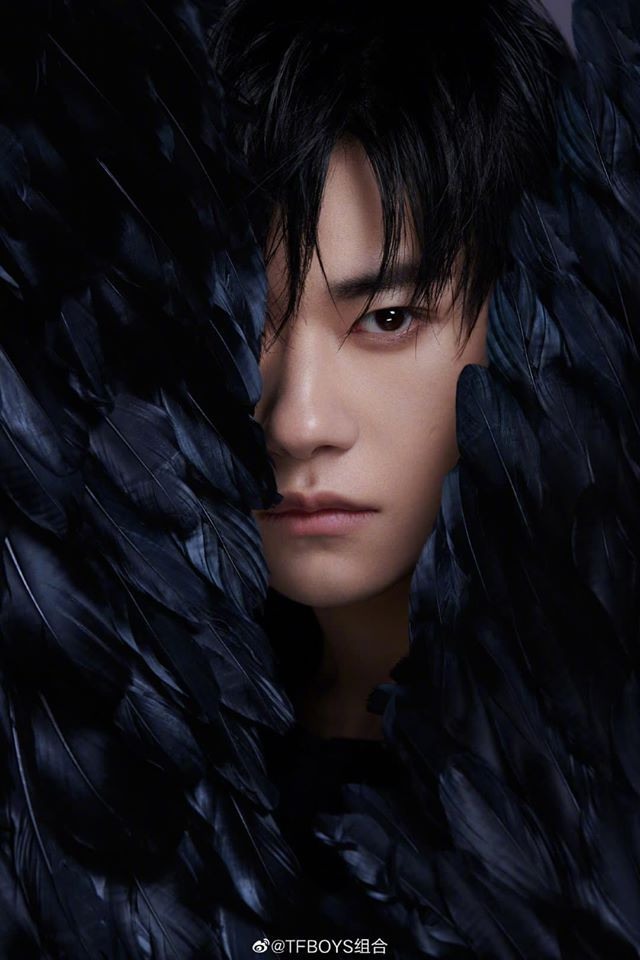 Nhiếp ảnh gia chụp TFBOYS “cà khịa” Vu Chính cực mạnh sau bài tố đạo nhái poster ảnh 2