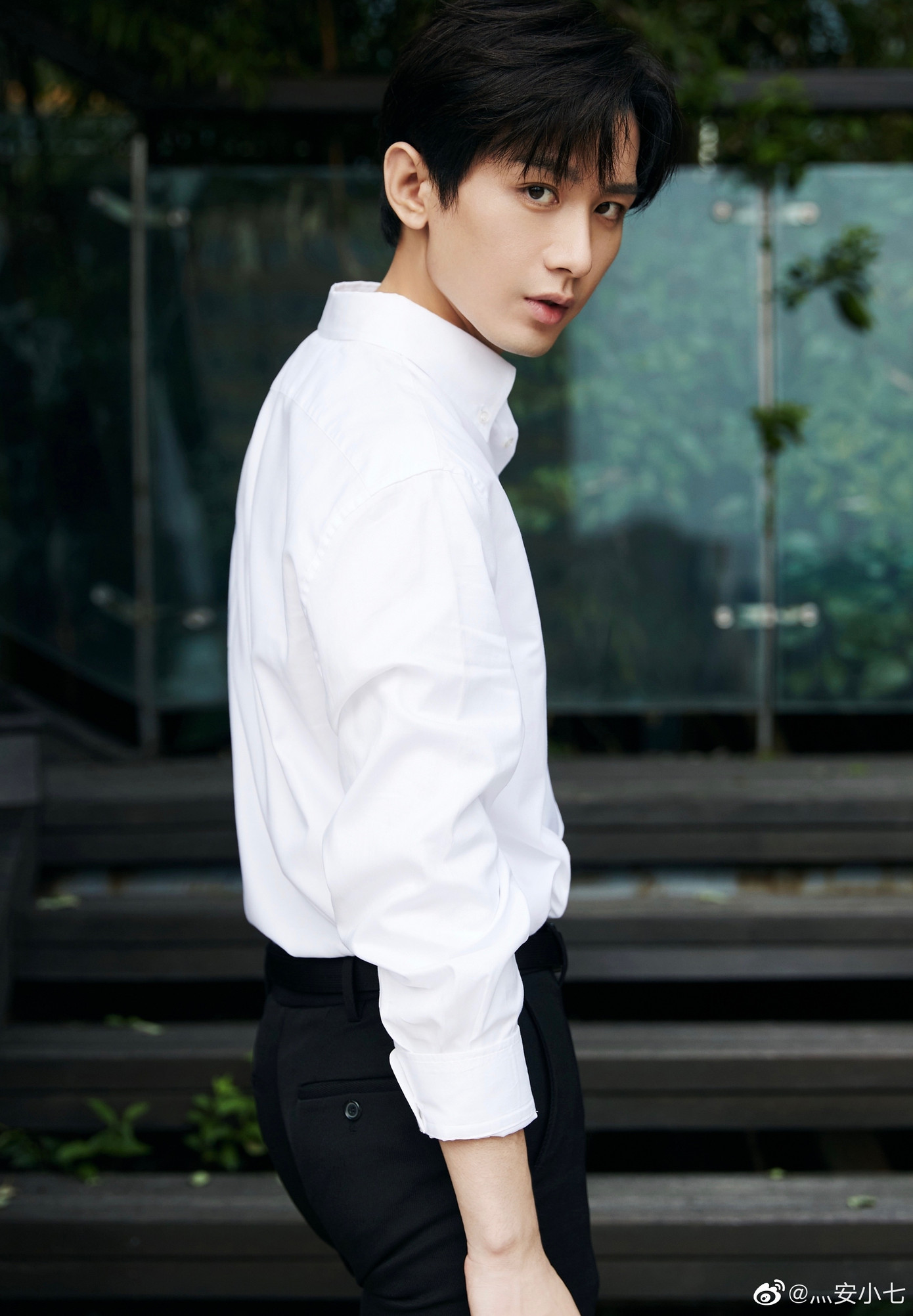 Vừa mới hot nhờ “Lưu Ly”, Thành Nghị đã mất hơn 60.000 người theo dõi sau một đêm ảnh 8