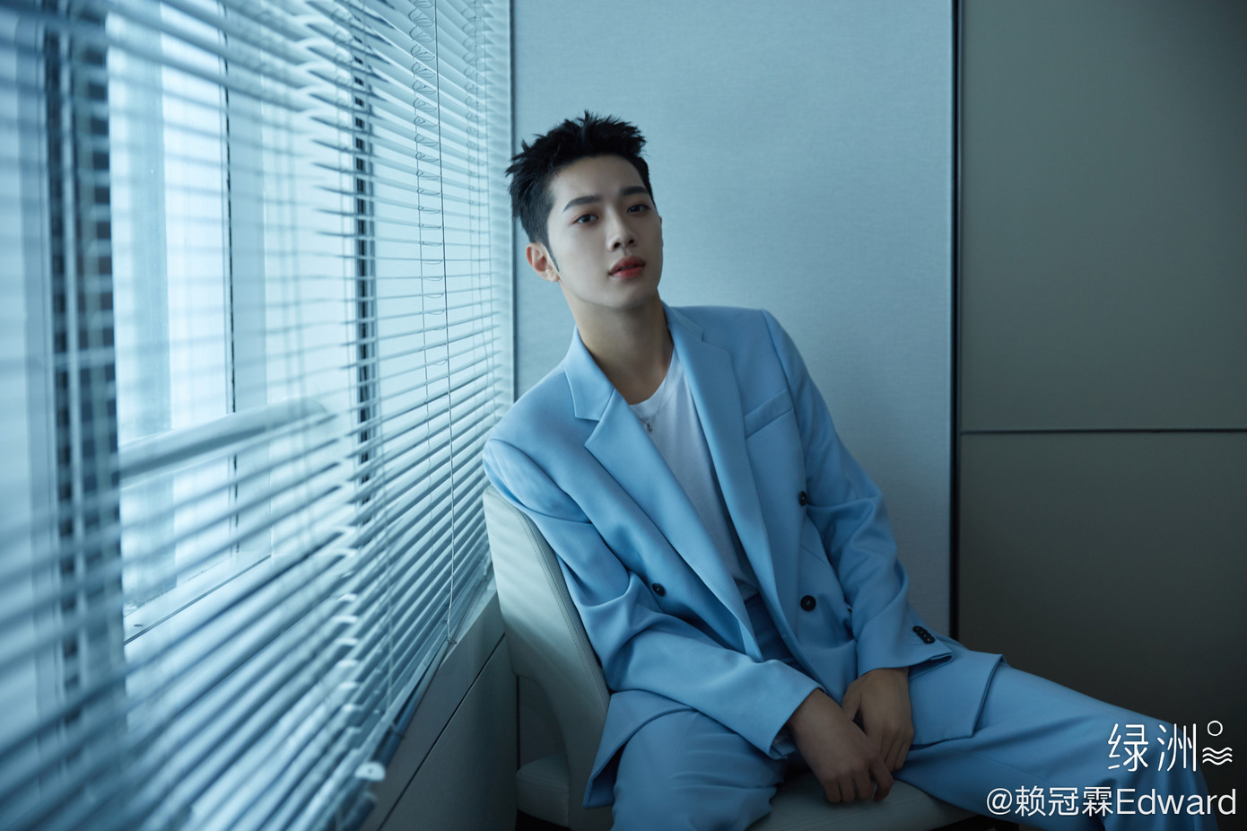 Cựu thành viên Wanna One Lại Quán Lâm gây bức xúc vì hút thuốc và nhổ bậy nơi công cộng ảnh 7