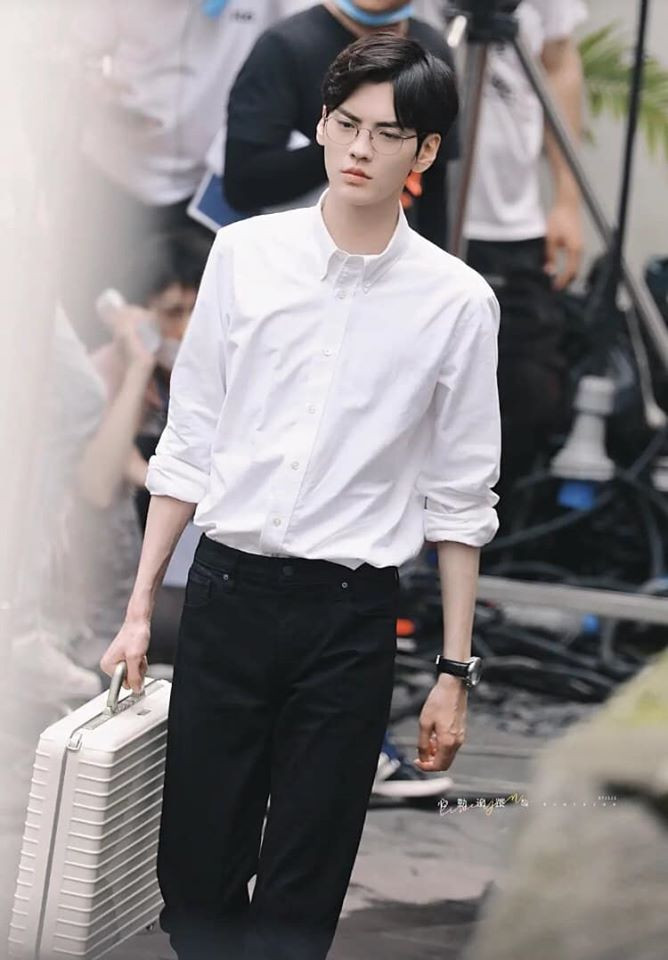 "Dã Thú Cô Độc" lộ ảnh hậu trường nhưng phản ứng của "hội mê trai đẹp" mới đáng chú ý ảnh 8