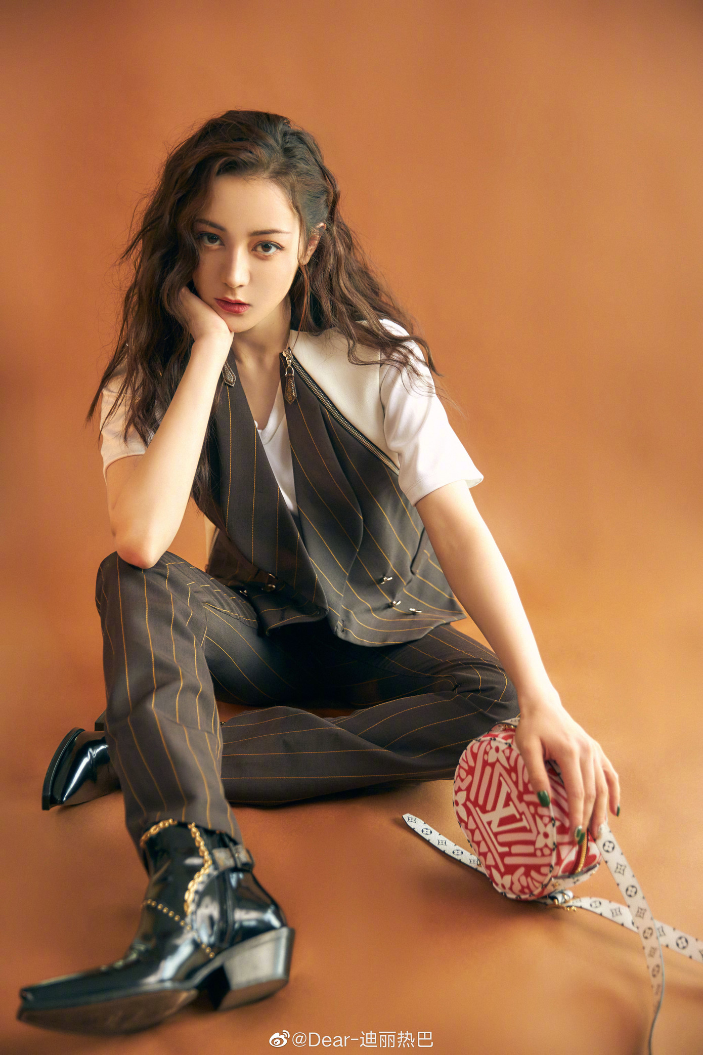 Chúc sinh nhật Dương Mịch nhưng Địch Lệ Nhiệt Ba lại bị chửi vì “đụng chạm” Thái Từ Khôn ảnh 7