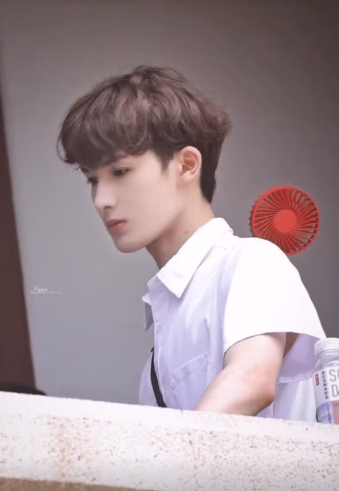 "Dã Thú Cô Độc" lộ ảnh hậu trường nhưng phản ứng của "hội mê trai đẹp" mới đáng chú ý ảnh 5