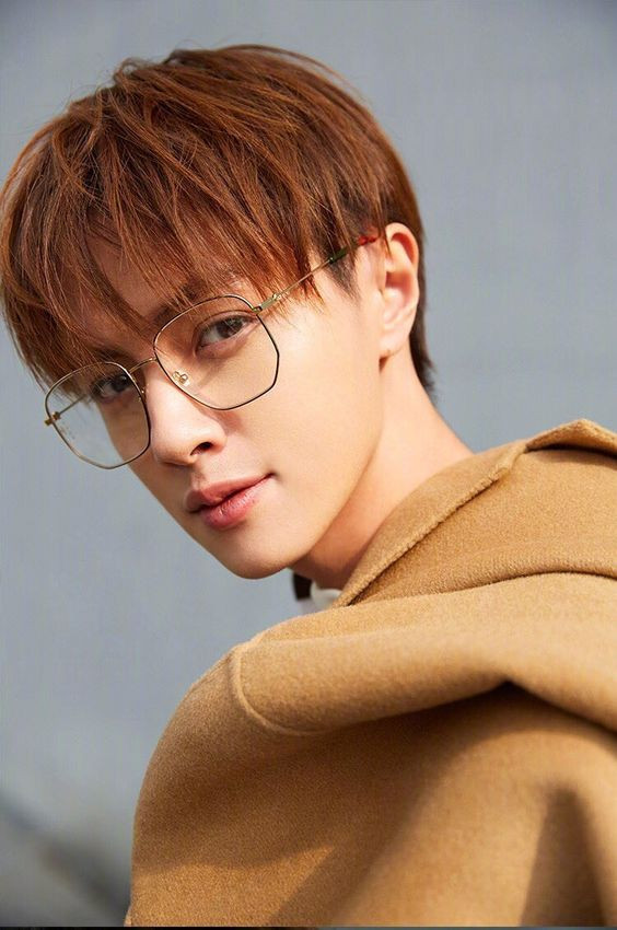 “Băng thần” Quan Hồng (Thiếu Nữ Mang Khôi Giáp) học bá soái ca không kém Trương Tân Thành ảnh 10