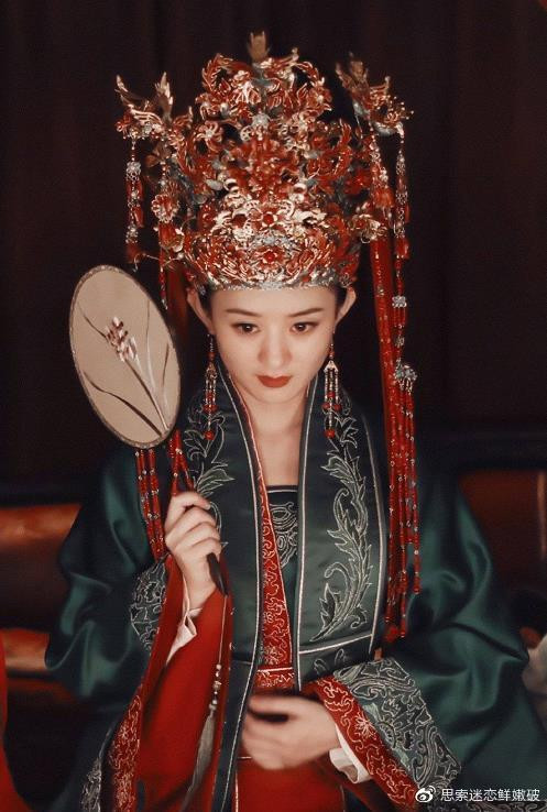 Phim mới “đụng hàng” đàn chị, khi nào Triệu Lộ Tư mới thoát khỏi mác “tiểu Triệu Lệ Dĩnh“? ảnh 4