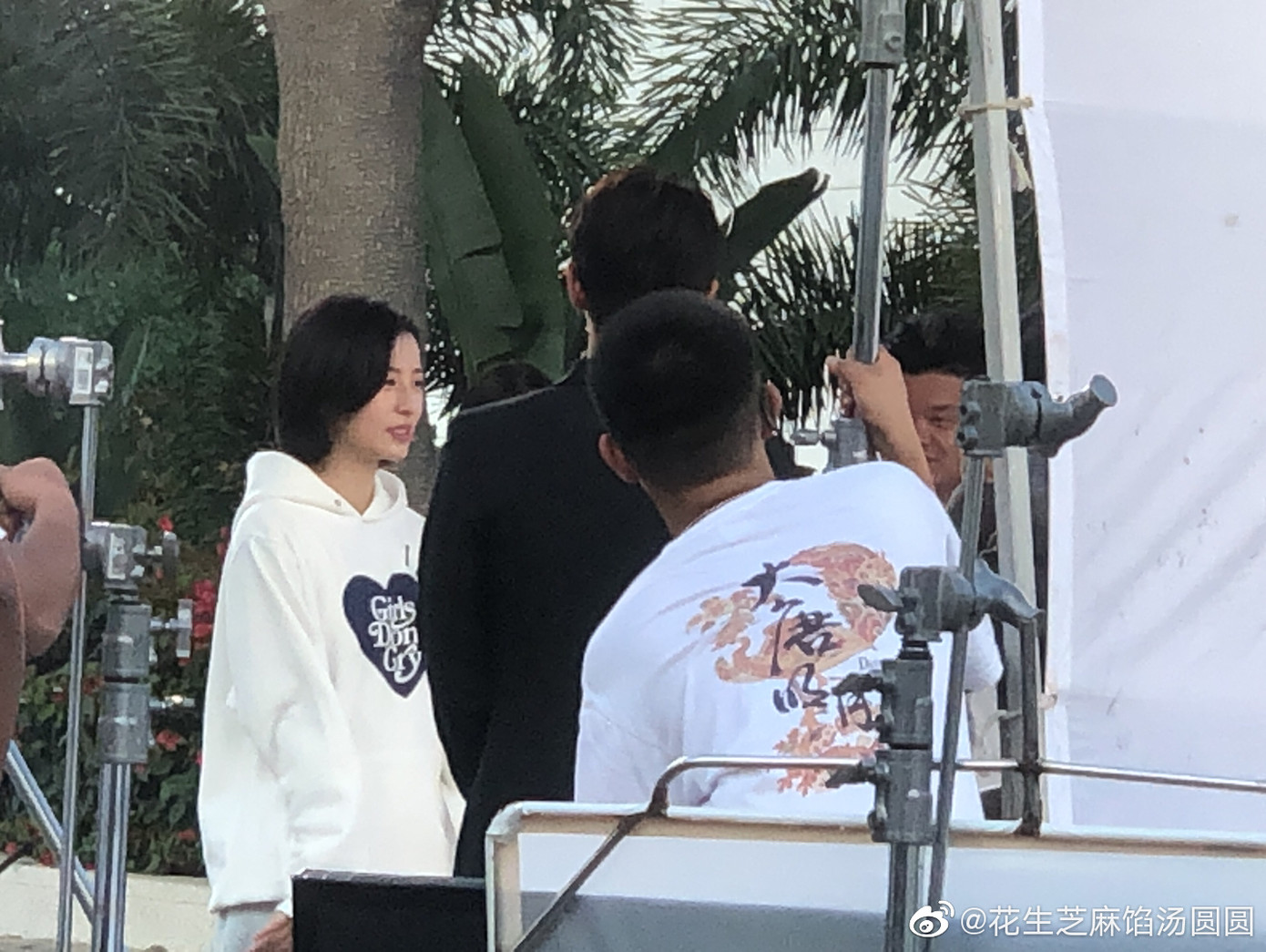 Tuy nhiên phản ứng từ dân mạng lại không được khả quan. Vừa khai máy “Mãi Mãi Là Bao Xa” đã lộ tạo hình, nữ chính Châu Vũ Đồng bị chê quá “dừ” ảnh 4