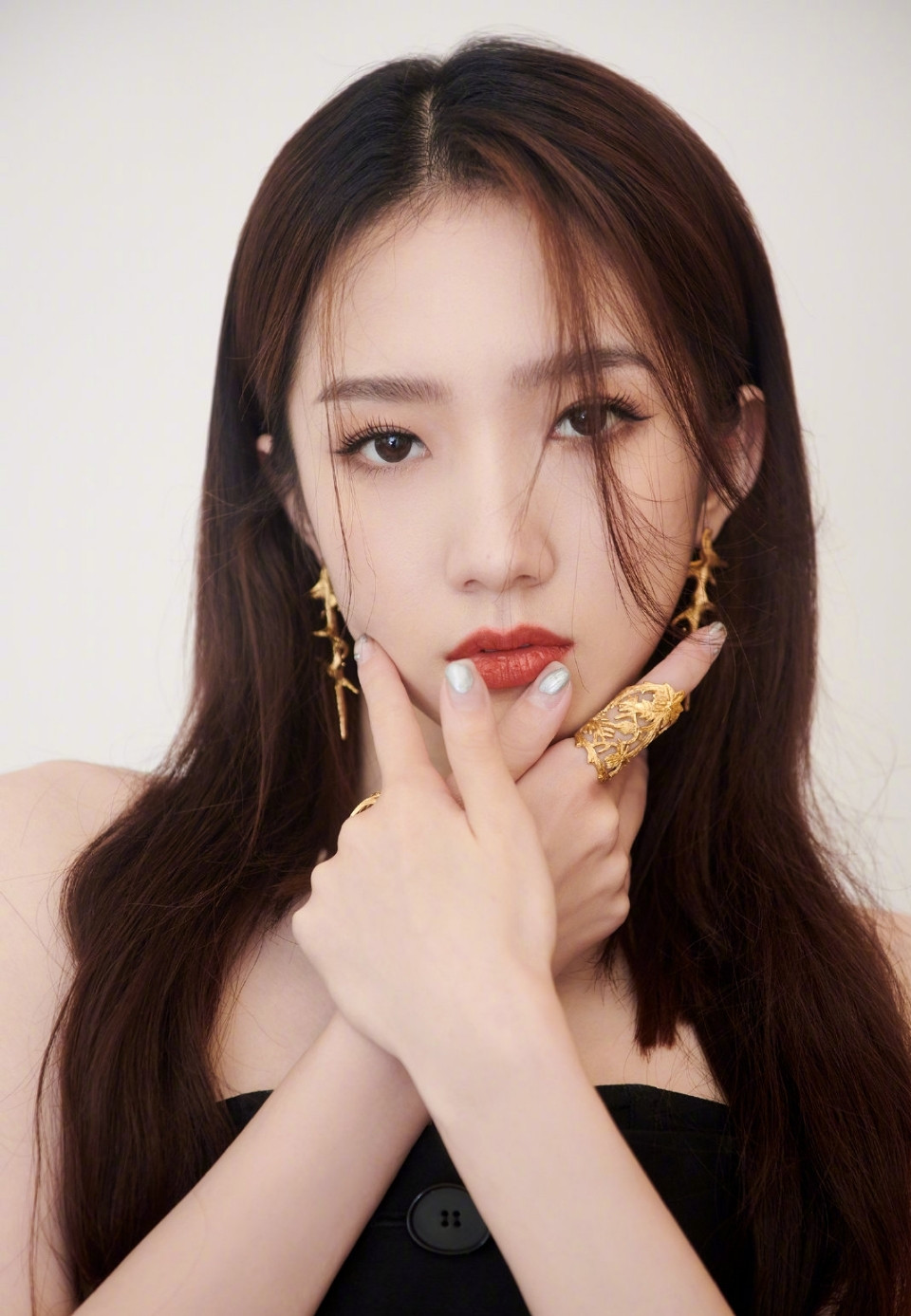 SỐC: Mạnh Mỹ Kỳ bị fan cuồng lấy cắp thông tin, tự ý đổi chỗ ngồi trên máy bay ảnh 1