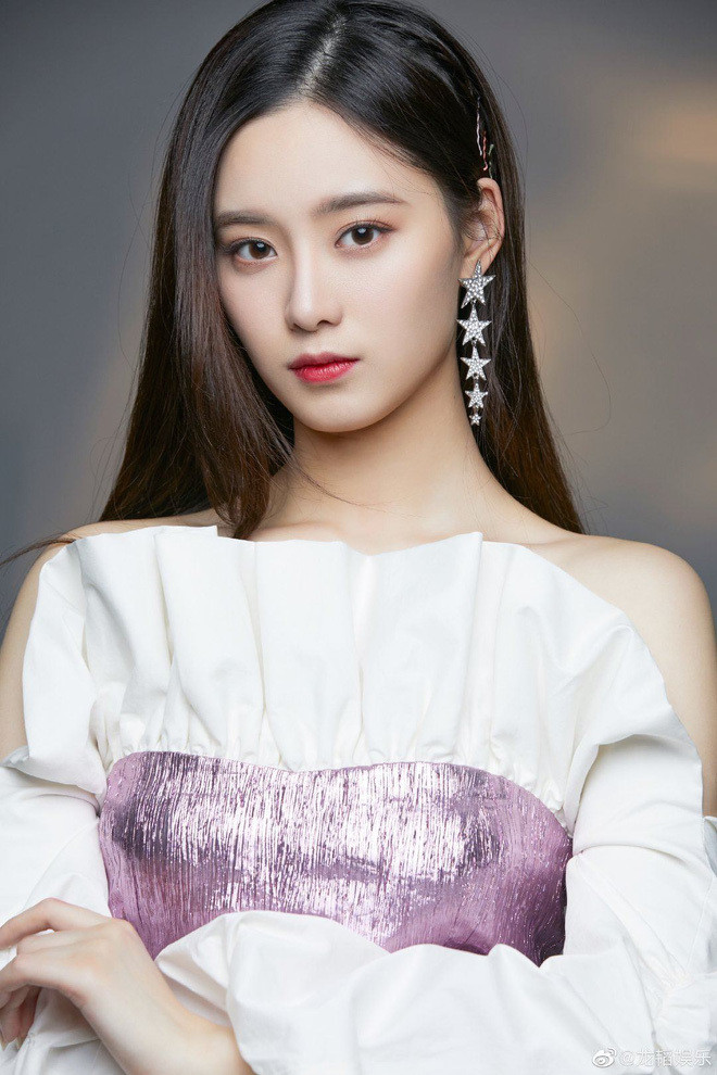 Hội những nữ idol không ngại “bóc phốt” ông chủ: Ngu Thư Hân chuyên đem sếp ra tấu hài ảnh 9