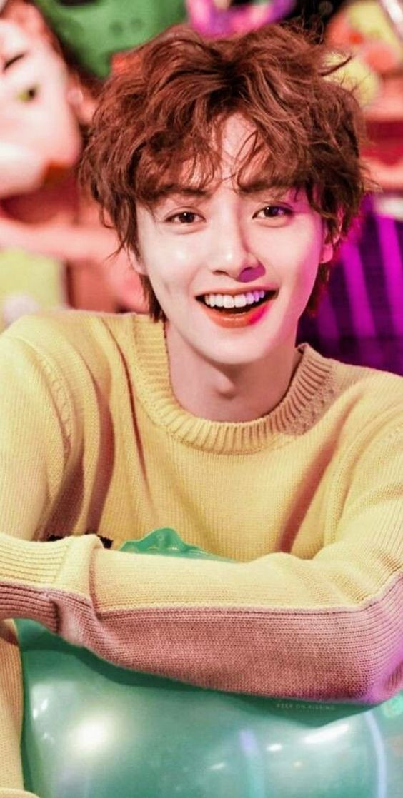 “Băng thần” Quan Hồng (Thiếu Nữ Mang Khôi Giáp) học bá soái ca không kém Trương Tân Thành ảnh 14