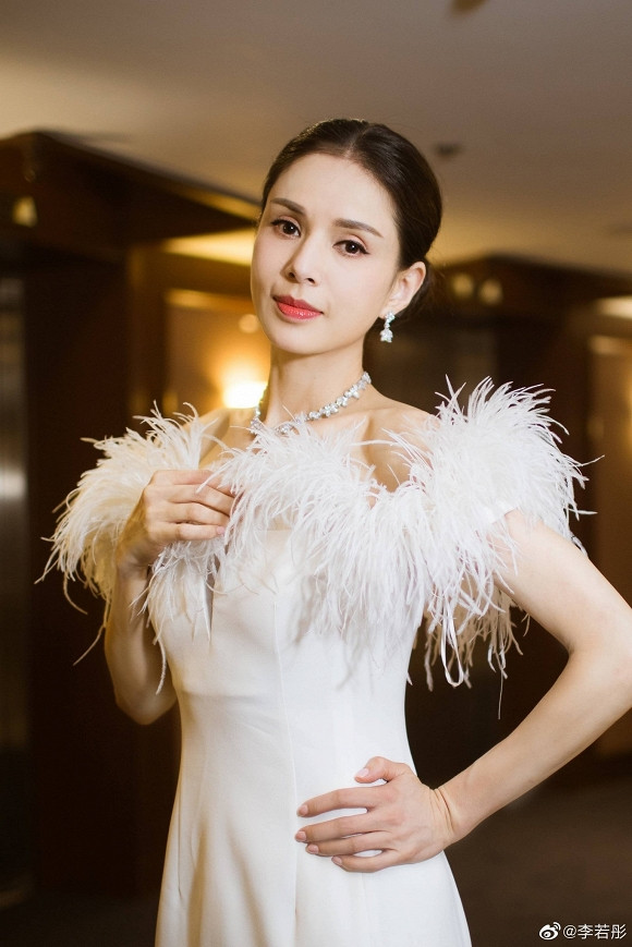 Mỹ nhân Hoa ngữ đáp trả chỉ trích “sao chưa kết hôn“: Tần Lam khiến antifan phải “tắt đài“ ảnh 4