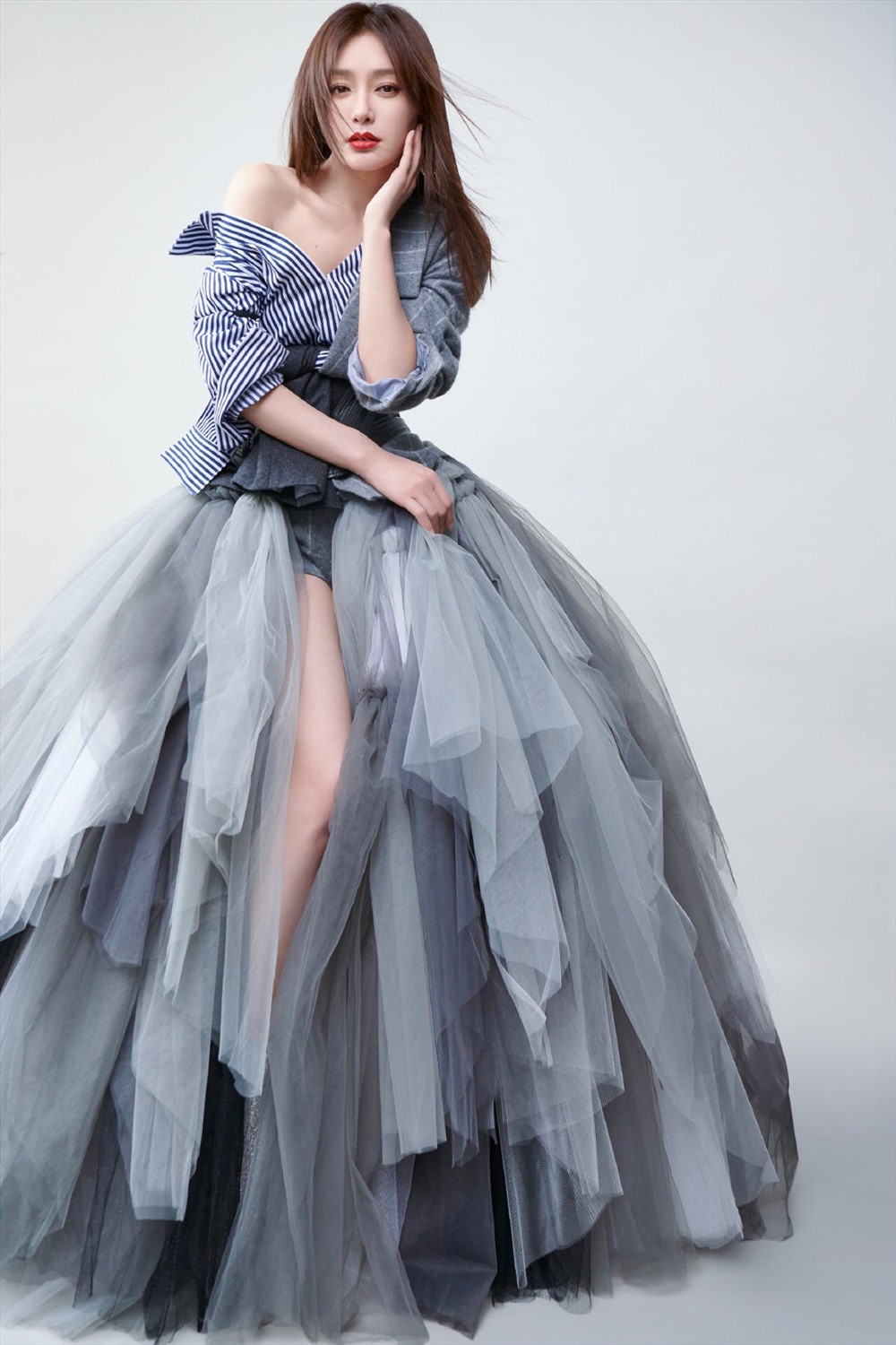 Mỹ nhân Hoa ngữ đáp trả chỉ trích “sao chưa kết hôn“: Tần Lam khiến antifan phải “tắt đài“ ảnh 1