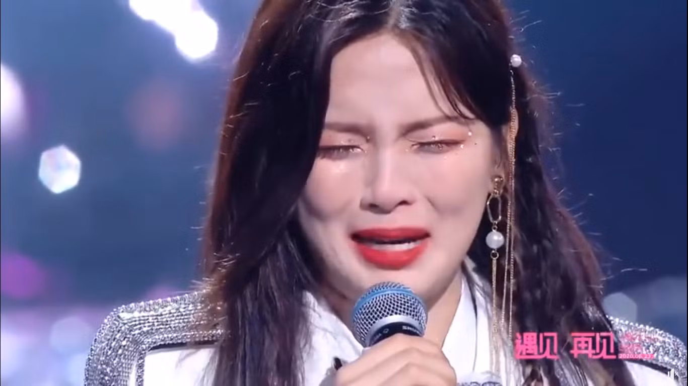 Hội những nữ idol không ngại “bóc phốt” ông chủ: Ngu Thư Hân chuyên đem sếp ra tấu hài ảnh 6