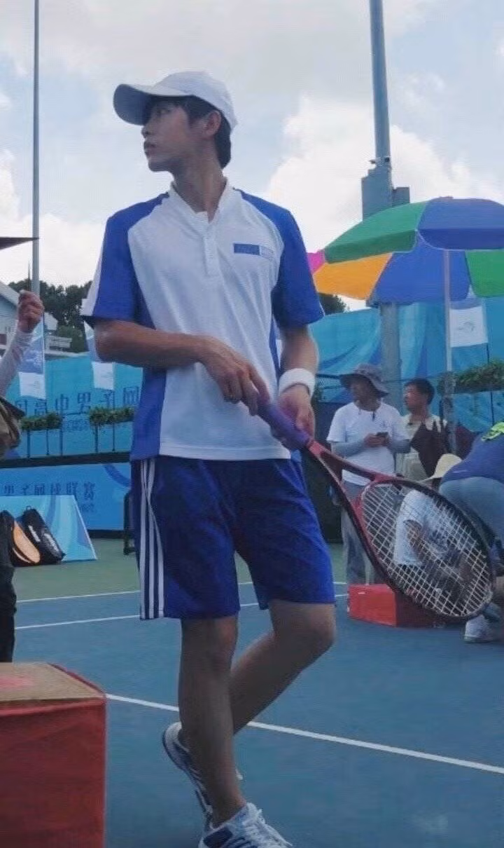 Quên Bành Dục Sướng mũm mĩm đáng yêu đi, khi gầy anh chàng cũng là “soái ca” chẳng kém ai ảnh 7