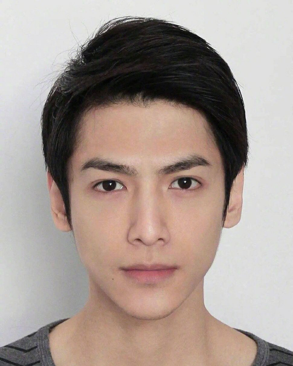 La Vân Hi lão hóa ngược, ảnh thẻ 10 năm trước cực xuất sắc và sở hữu gương mặt tỉ lệ vàng ảnh 1