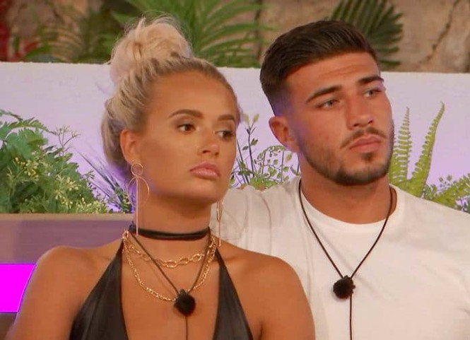 Vẻ mơn mởn gợi cảm của sao truyền hình 9x Molly-Mae Hague ảnh 6