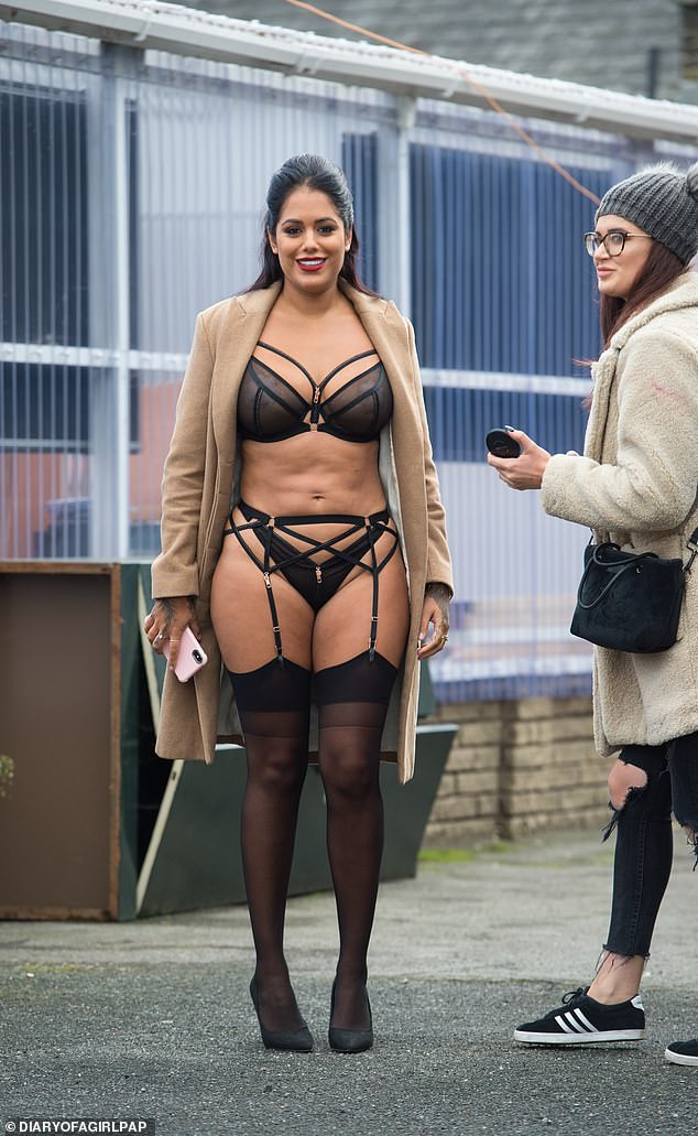 Sao truyền hình 9x Anh quốc nảy nở nóng bỏng với nội y ảnh 5