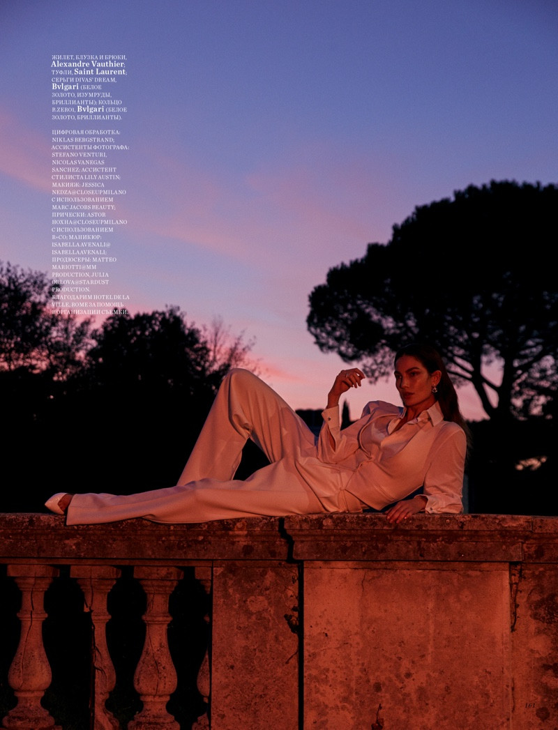 'Thiên thần nội y' Lily Aldridge khoe nhan sắc đẹp không 'góc chết' trên tạp chí ảnh 12