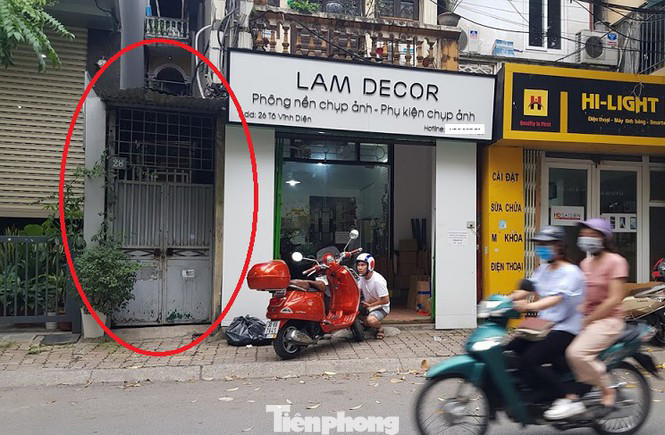 Tháo dỡ cổng sắt 1,5m2 trái phép khiến hai lãnh đạo quận Hà Nội phải sửa sai ảnh 2