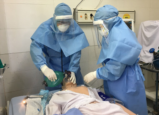 Vận động người dân không ra khỏi nhà, cách nhau 1m khi tiếp xúc ảnh 3 Vận động người dân không ra khỏi nhà, cách nhau 1m khi tiếp xúc ảnh 3