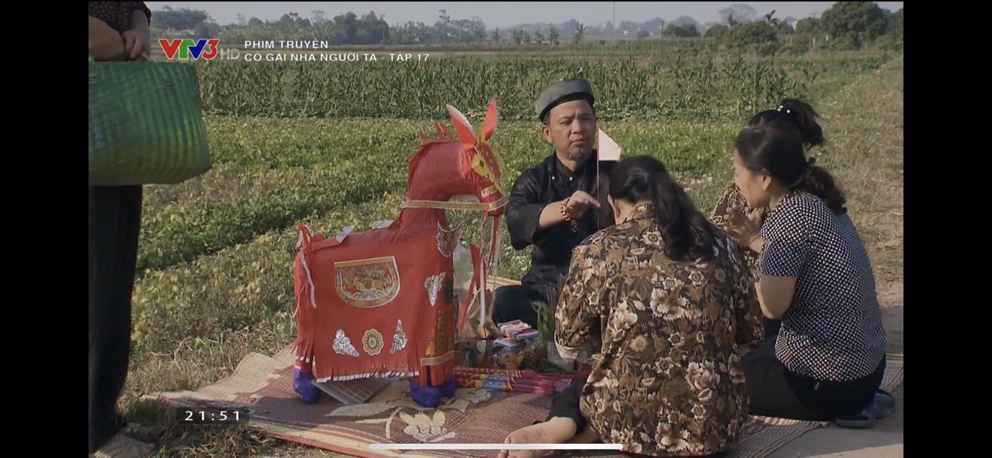 Cô gái nhà người ta tập 17: Uyên (Phương Oanh) bị em gái sỉ nhục, suýt chết cháy ảnh 4