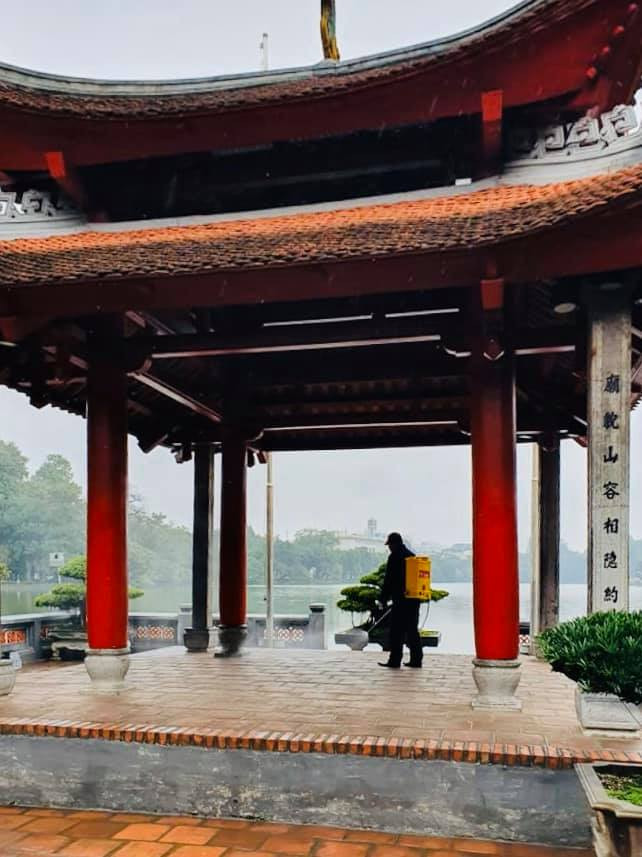 Sau khử trùng, toàn bộ di tích danh thắng Hà Nội mở cửa lại từ ngày mai ảnh 1