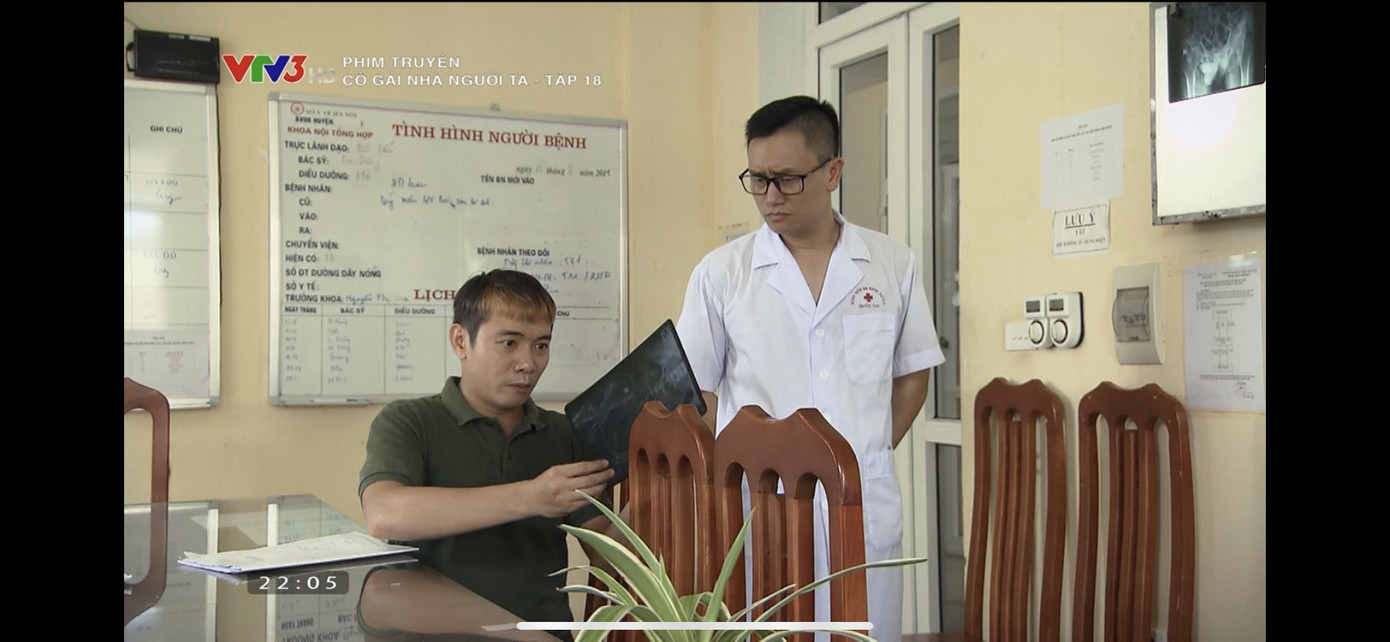 Cô gái nhà người ta tập 18: Sau vụ cháy nhà suýt chết, bố con Uyên đoàn tụ ảnh 8