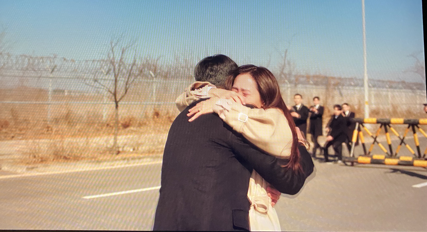 Hạ cánh nơi anh tập cuối: Cái kết không thể viên mãn hơn cho Huyn Bin, Se Ri ảnh 1