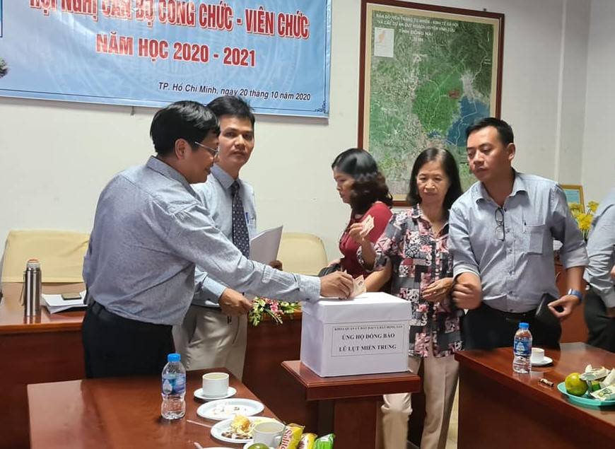 Thêm nhiều trường ĐH, CĐ tại TP. HCM hỗ trợ sinh viên vùng bị bão lụt ảnh 1