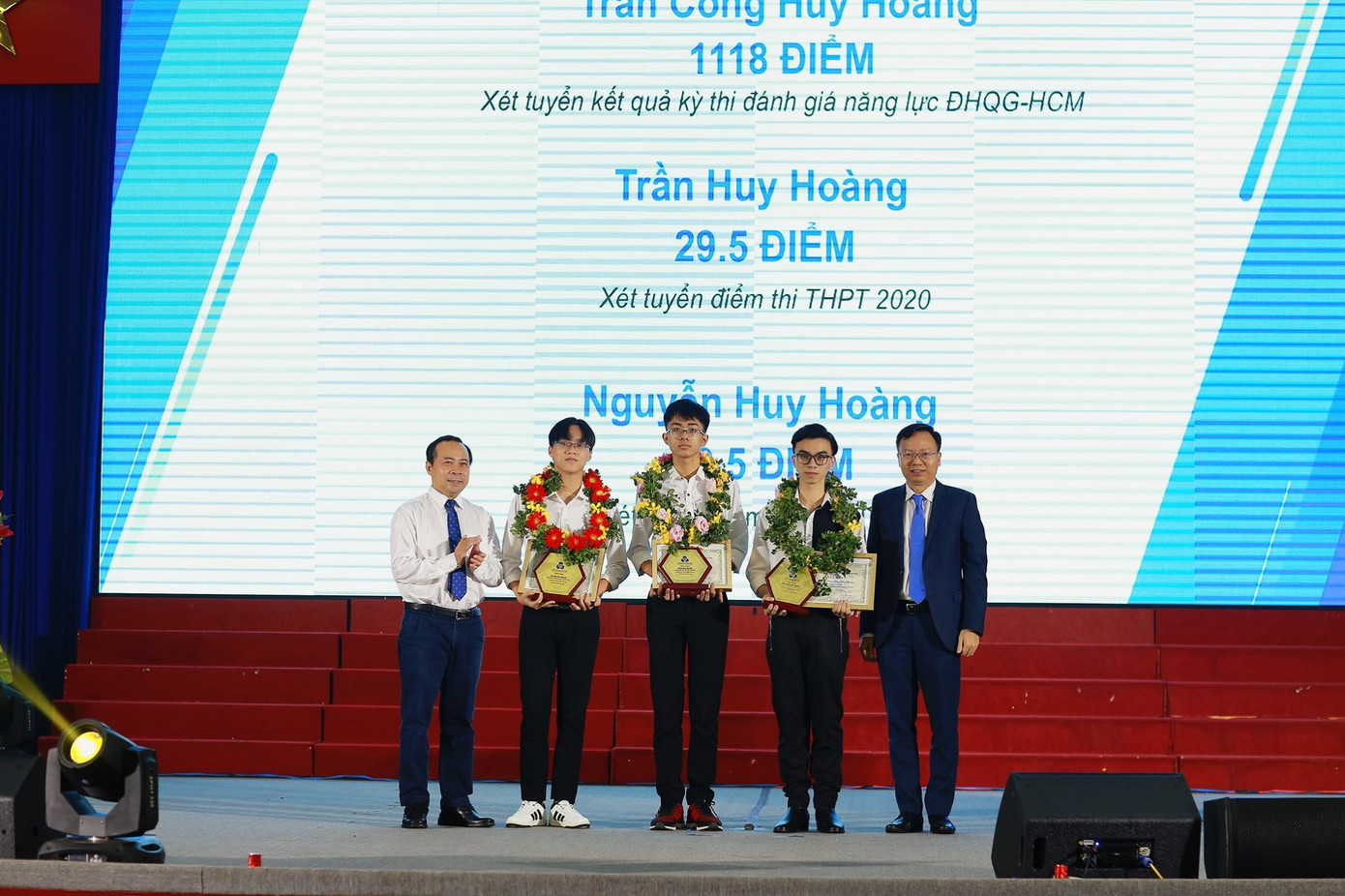 3 thủ khoa trường ĐH Bách khoa (ĐHQG TP. HCM) cùng tên, cùng tuổi, cùng ngành học ảnh 1