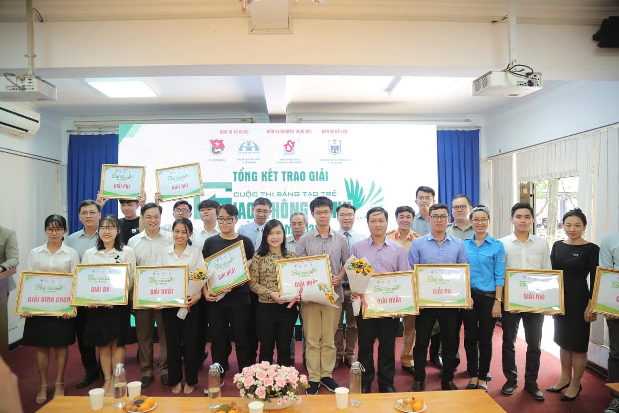 Giải pháp của sinh viên cho giao thông TP. HCM được vinh danh ảnh 1