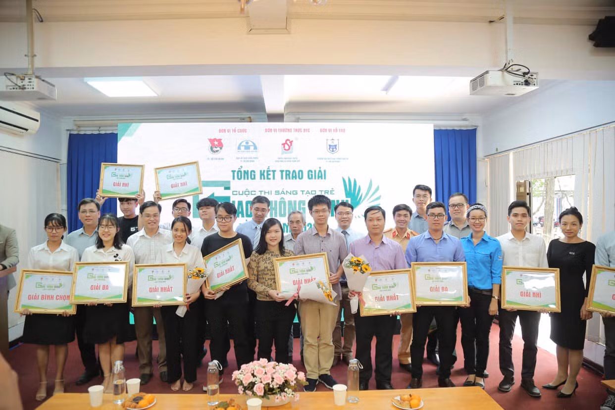 Giải pháp của sinh viên cho giao thông TP. HCM được vinh danh ảnh 1