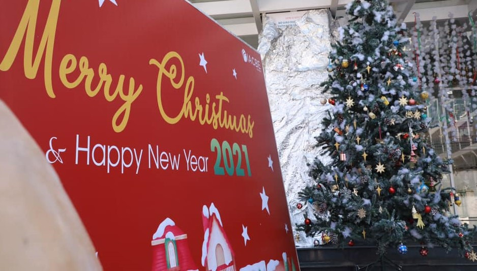 Bạn trẻ Sài Gòn rộn ràng đón Giáng sinh ảnh 3