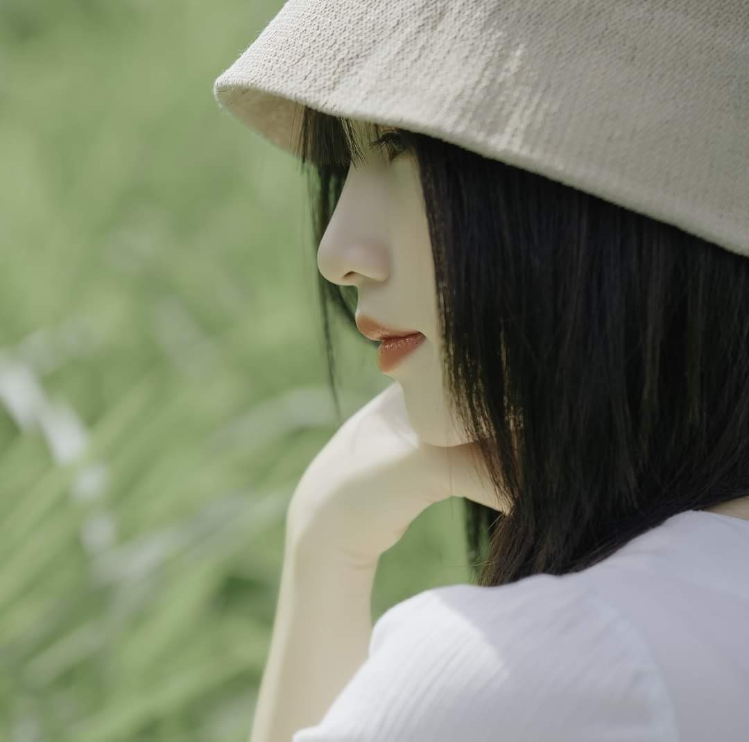 Nữ sinh giỏi xinh của Đại học Vinh có duyên với nước Lào ảnh 1