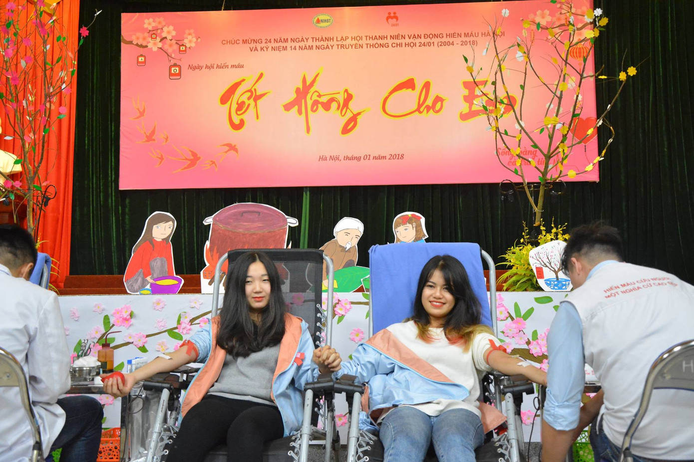 Ngày hội hiến máu “Tết Hồng Cho Em” 2021 ảnh 4