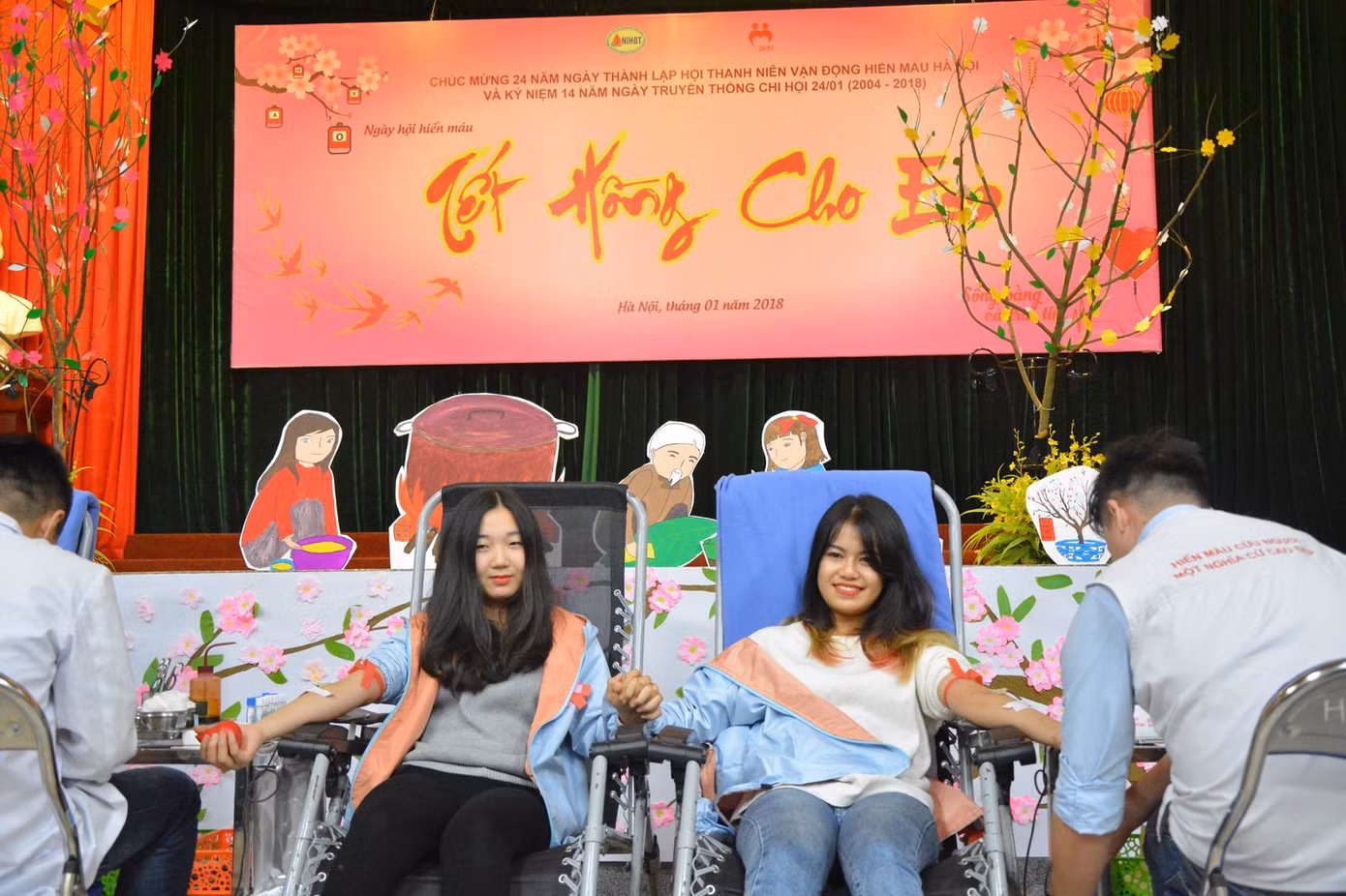 Ngày hội hiến máu “Tết Hồng Cho Em” 2021 ảnh 4