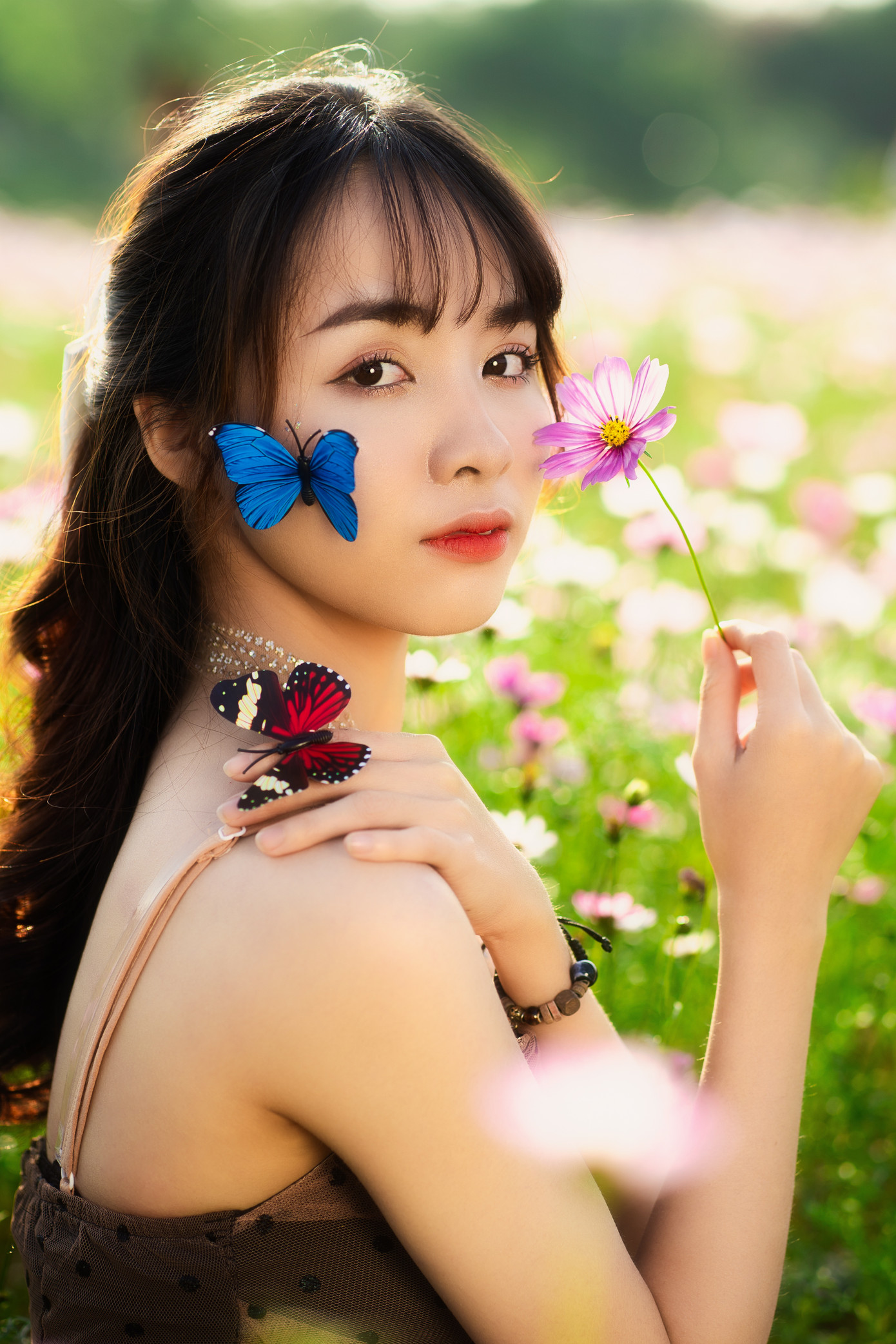 Nữ sinh Bách khoa hóa công chúa mơ màng giữa rừng hoa ảnh 10