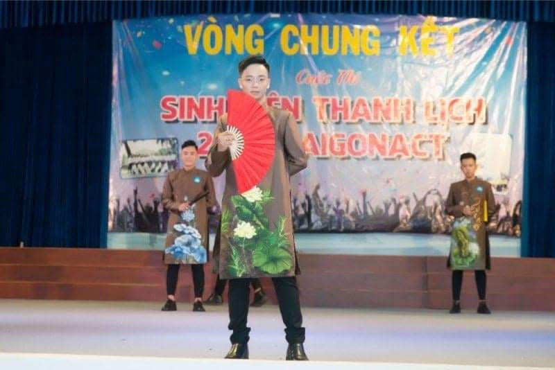 Vượt khó vươn lên - chàng trai Thanh Hóa muốn trở thành một hướng dẫn viên quốc tế giỏi ảnh 3