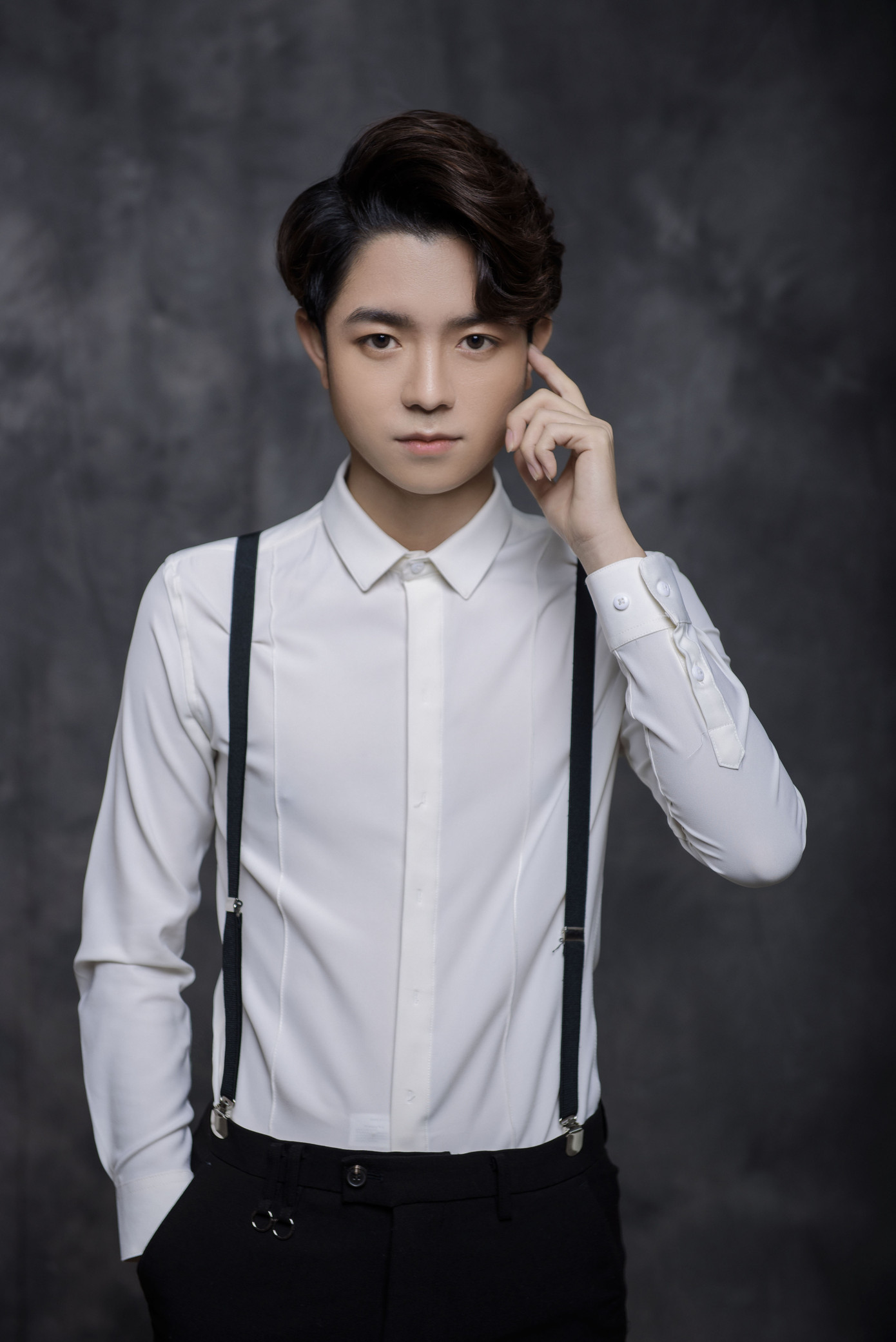 Tuấn Khanh: Đẹp trai chuẩn soái ca trong bộ ảnh mới ảnh 8