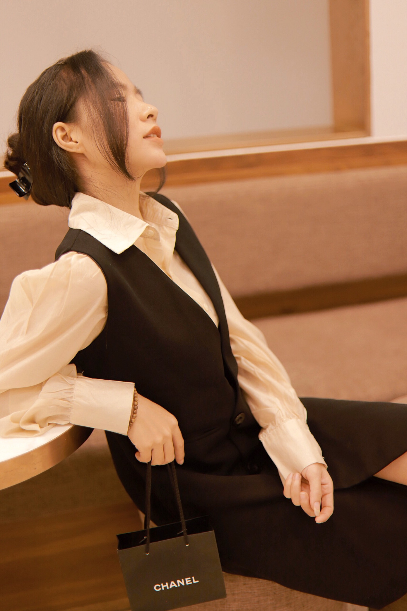 Xúc động về “người cha” bán ổi – Nữ giảng viên xinh đẹp nhận “bão view” trên tiktok ảnh 11