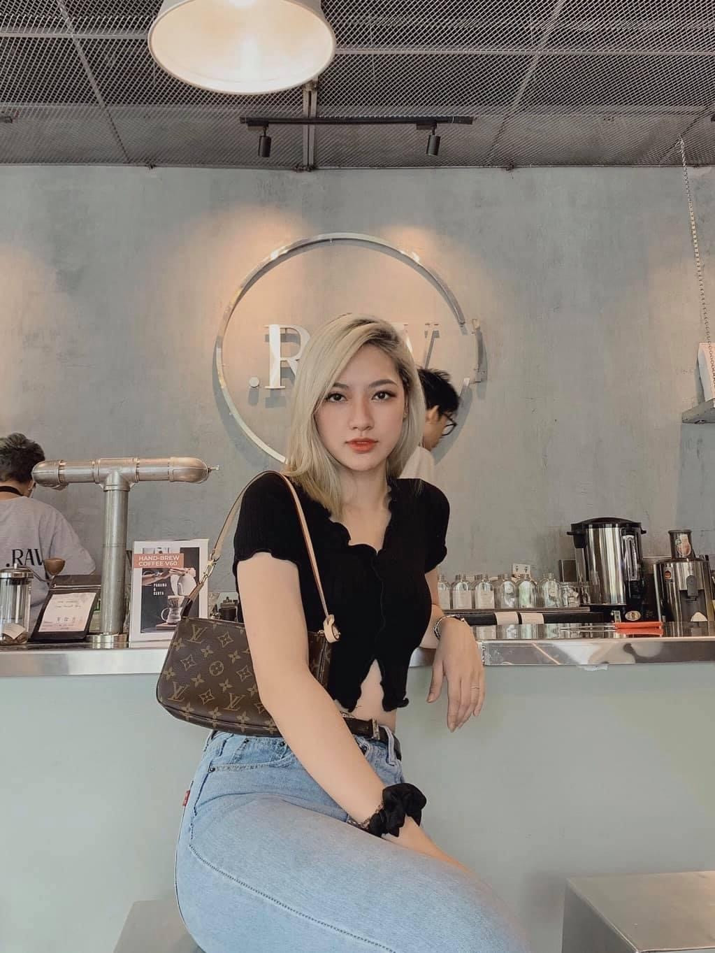 Nữ sinh trường Mỹ thuật theo đuổi phong cách cá tính và nổi loạn ảnh 12