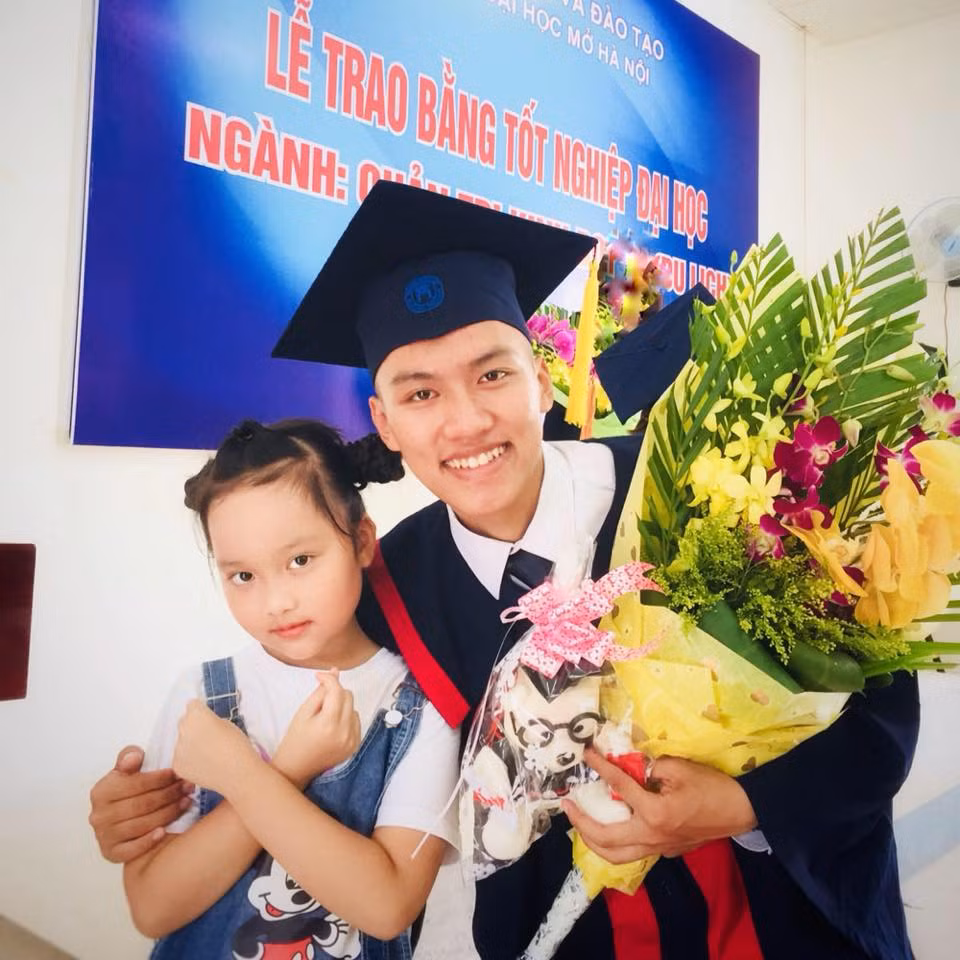Tâm sự của một cựu Sao tháng Giêng đạp xe xuyên Việt được kết nạp Đảng tại trường đại học ảnh 10